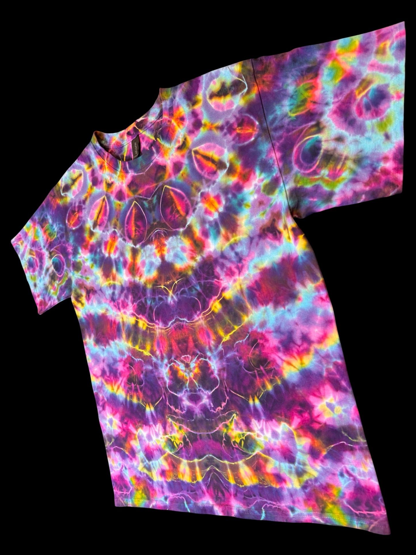 L - liquid mandala trip tee