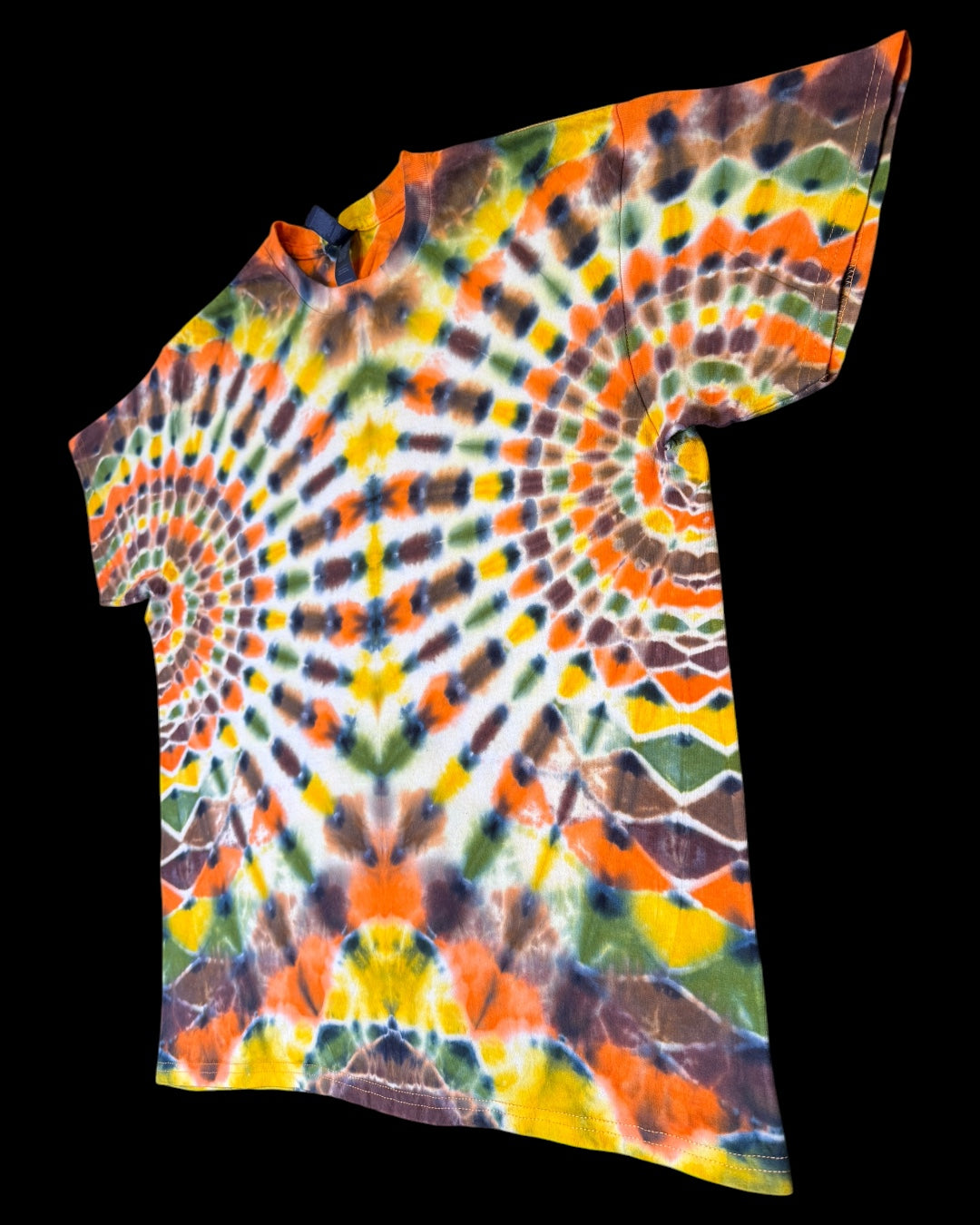 L - a very brady mirrored mandala tee