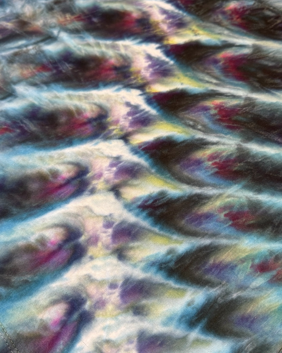 L - ladies’ fit bluesy cosmic roll boxy cropped tee