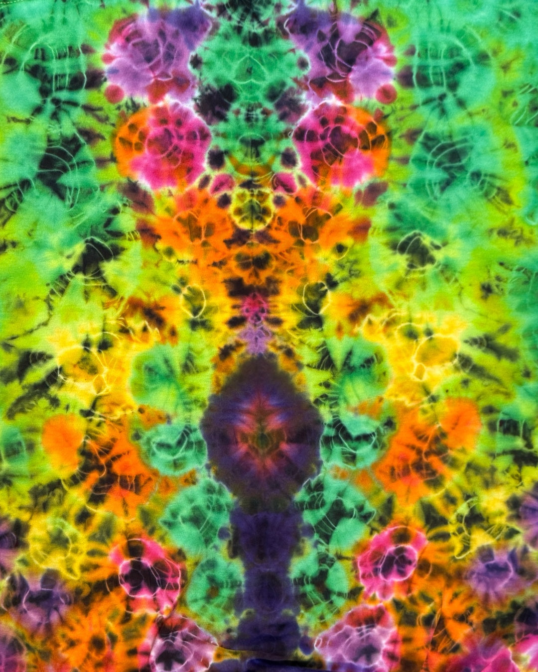 XL - vibrant kenney style tee