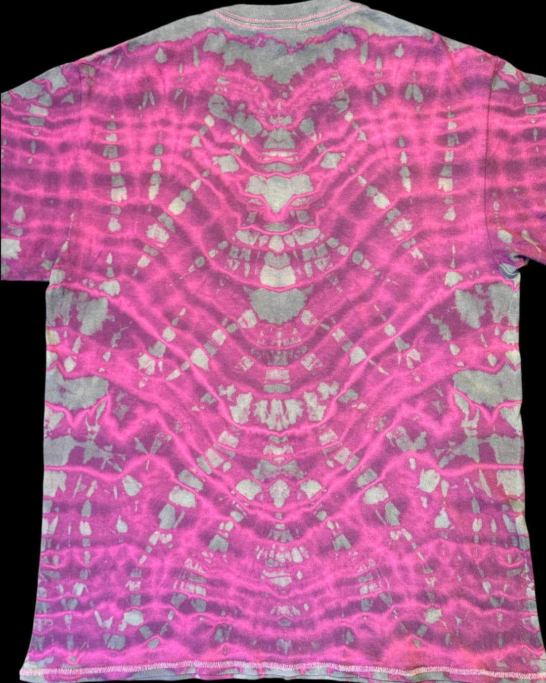 M - pink reverse dyed strata tee