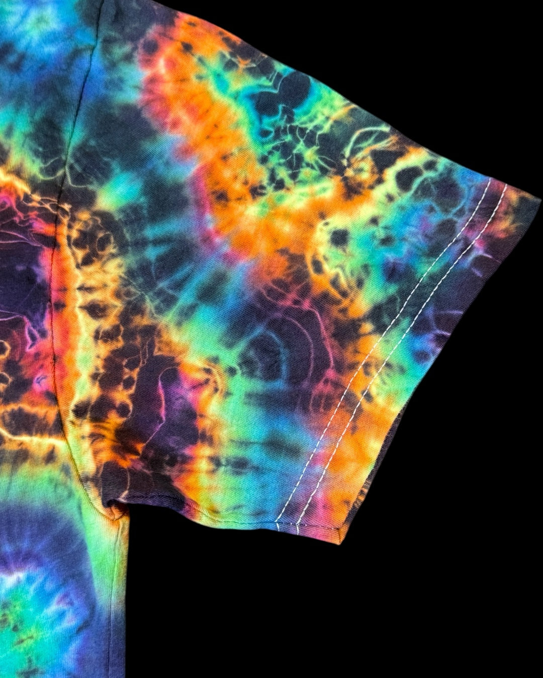 M - rainbow geode tee