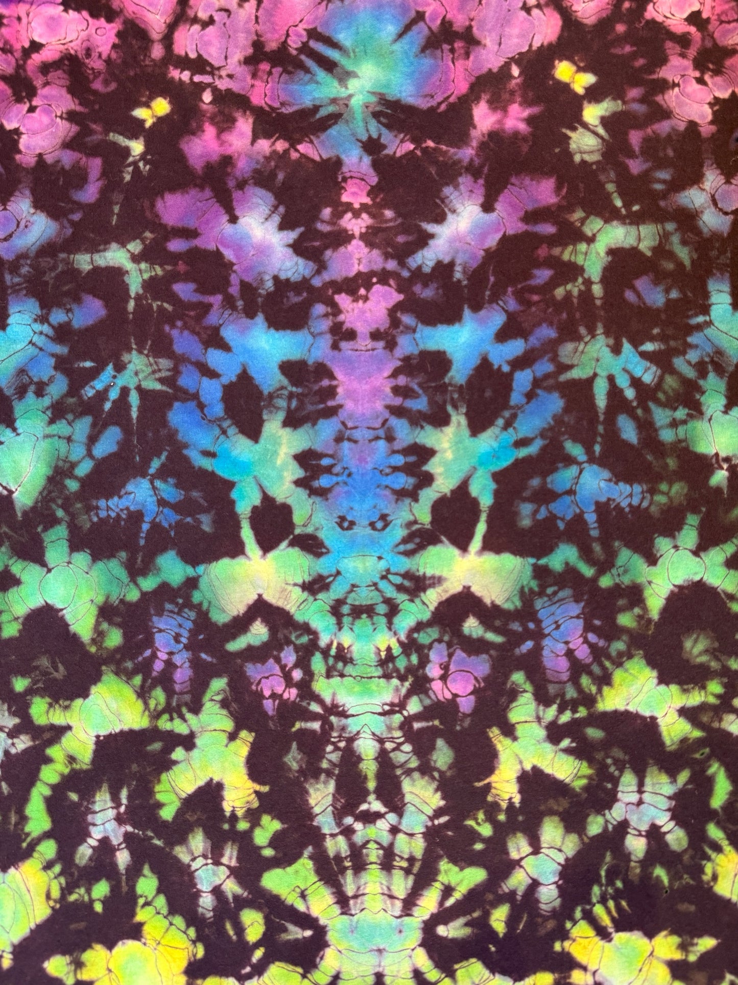 XXL - ladies’ fit reverse dyed kenney style vee tee