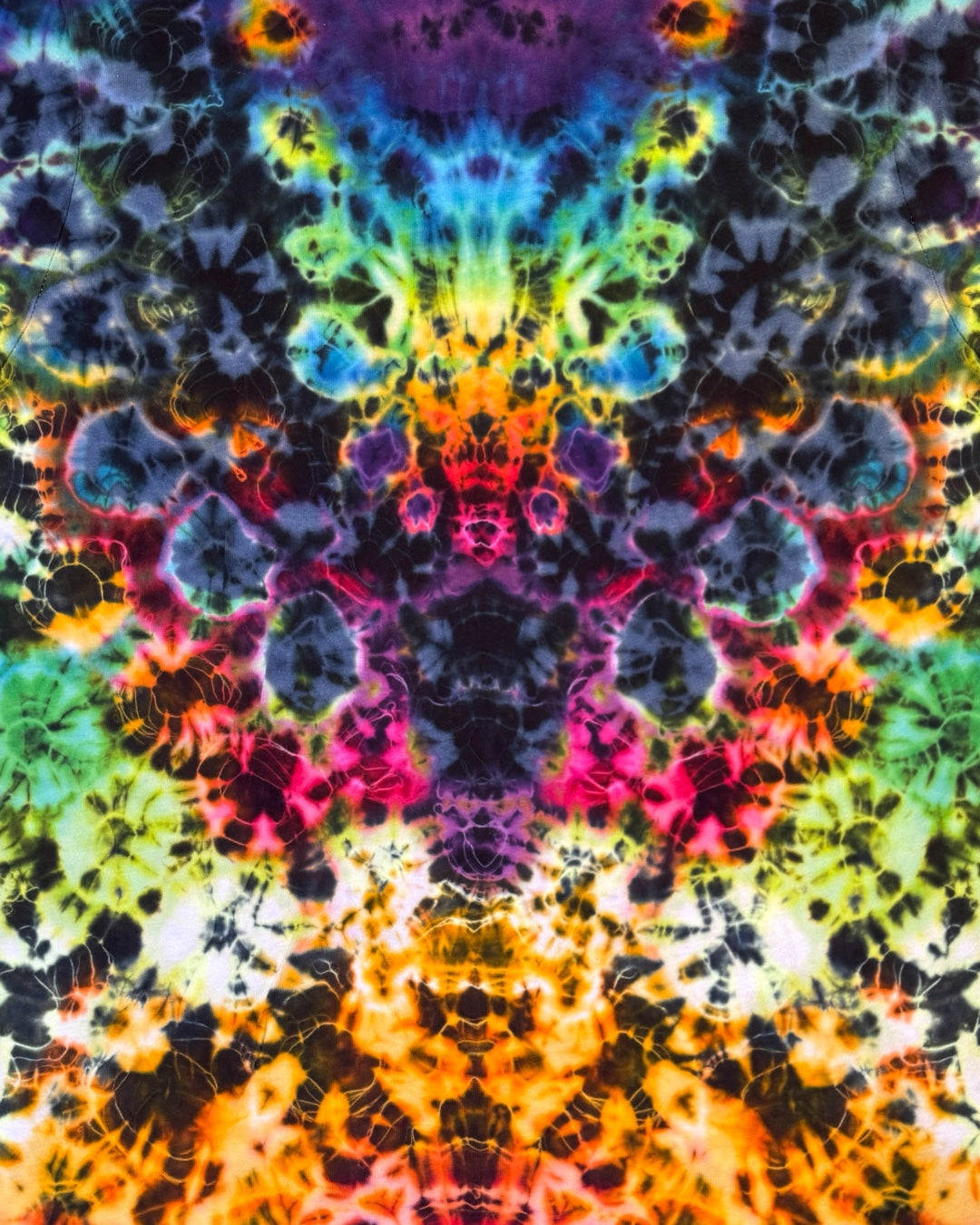 M - cosmic rainbow kenney style tee