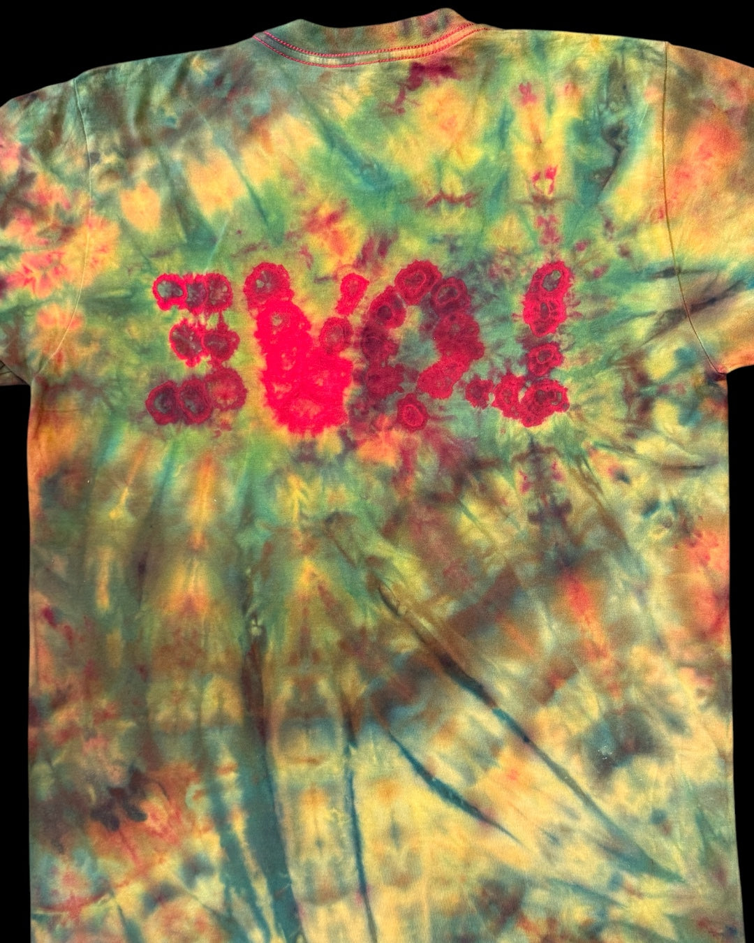 M - red reversed ice dyed ‘love’ tee