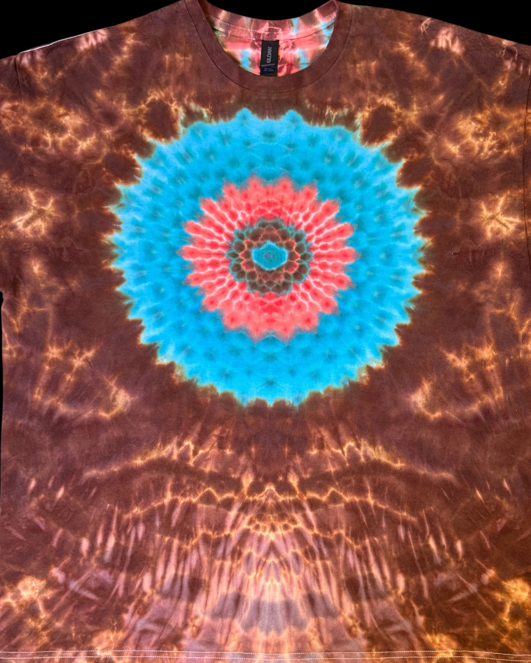 XXL - chocolate super mandala with kenney style pleated spine tee