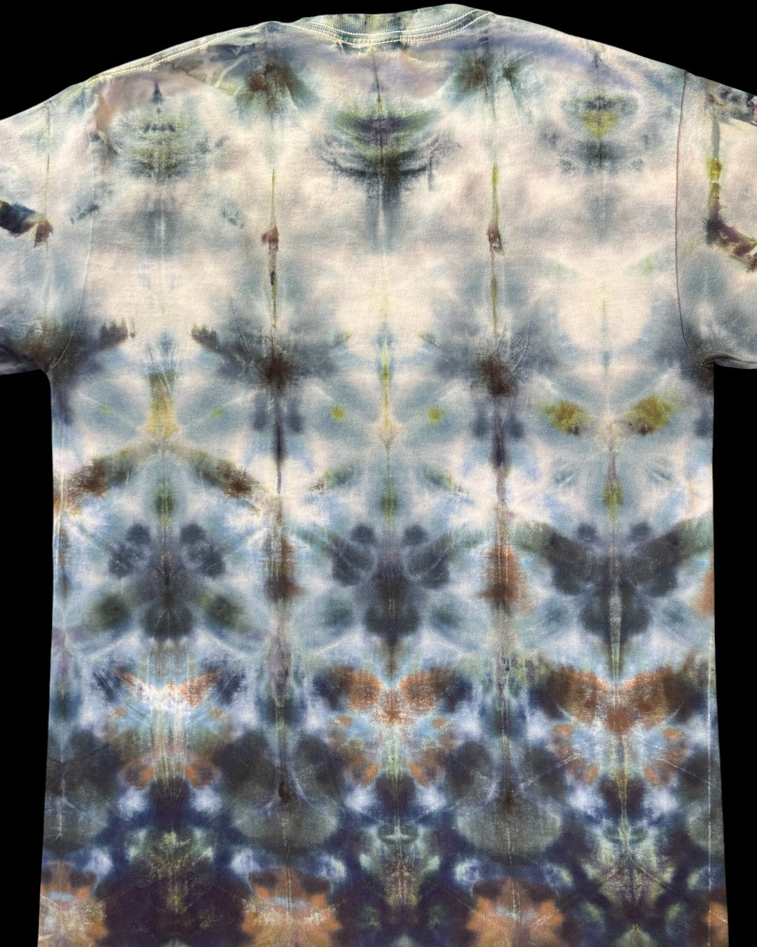 M - ice dyed blue gray avalon sekka shibori tee