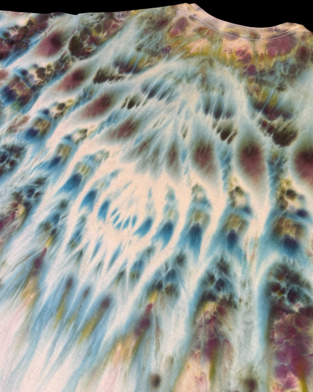 XXL - iced and gravity dyed cosmic rolled tee