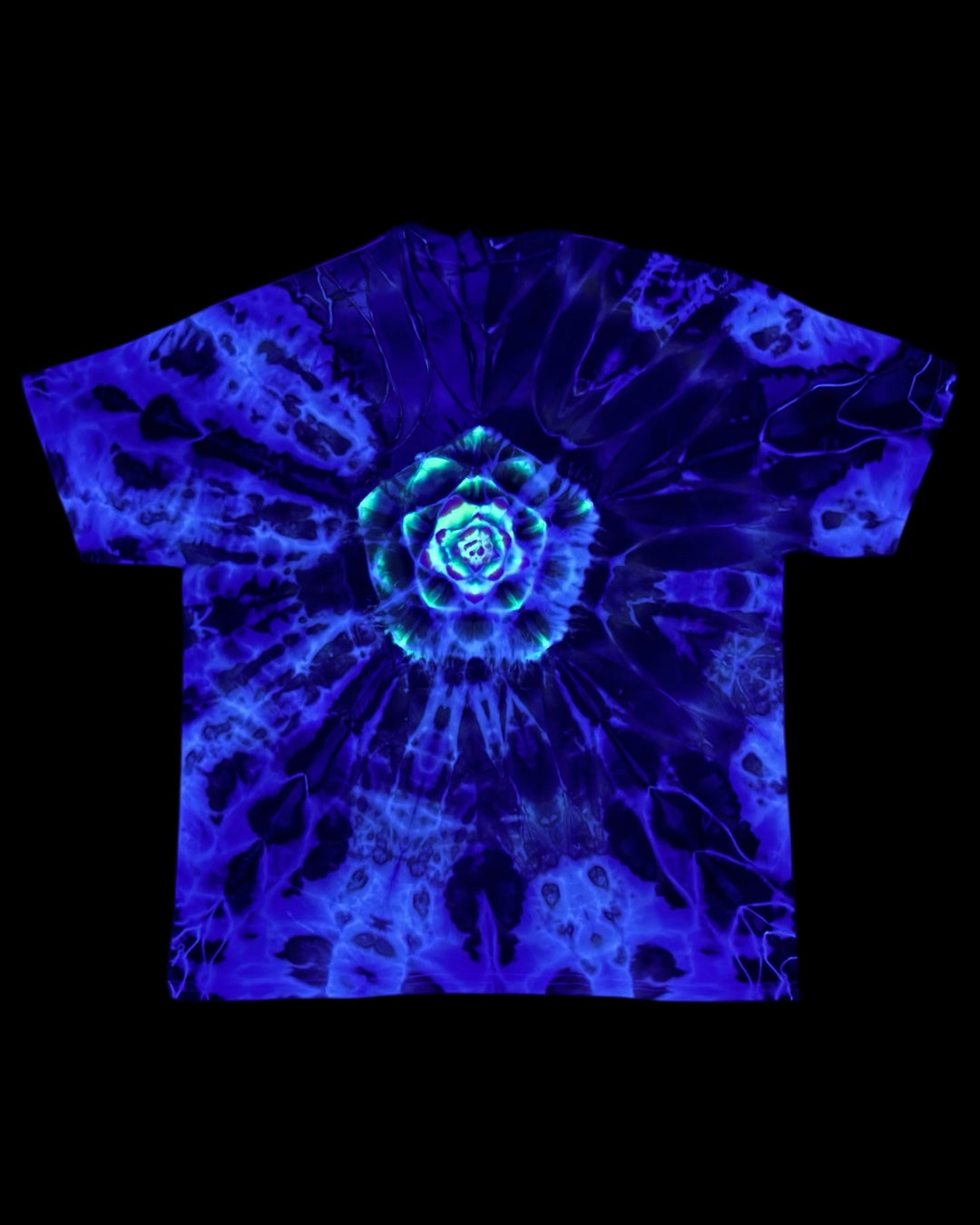 XL - UV reactive phthalo green pentagram mandala tee