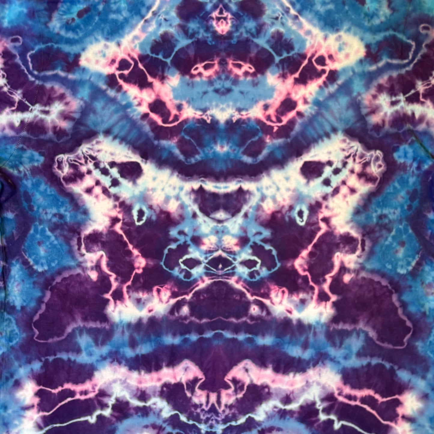 L - kenney style smiley and trip style combo tee