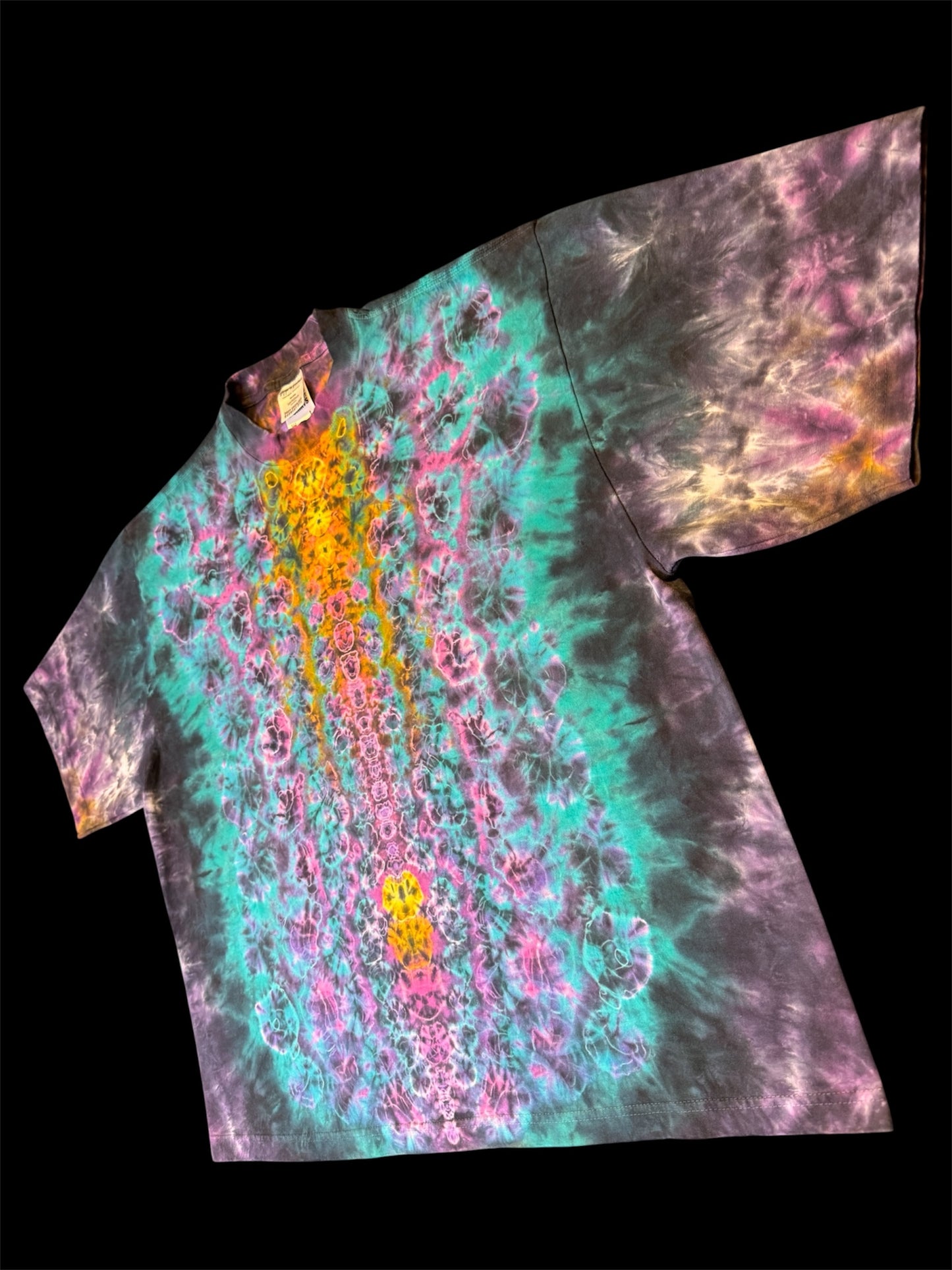 L - kenney style mandala combo tee