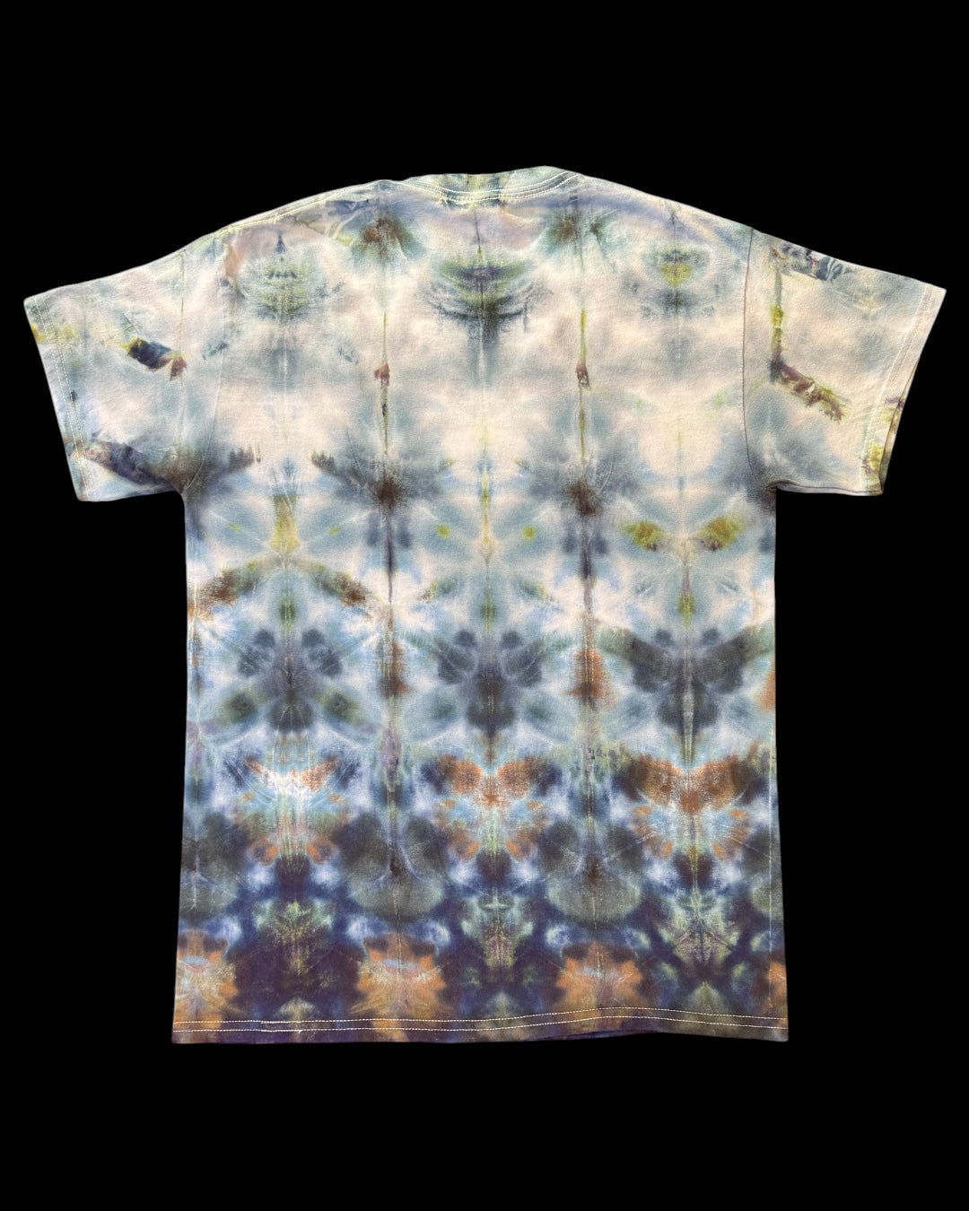 M - ice dyed blue gray avalon sekka shibori tee