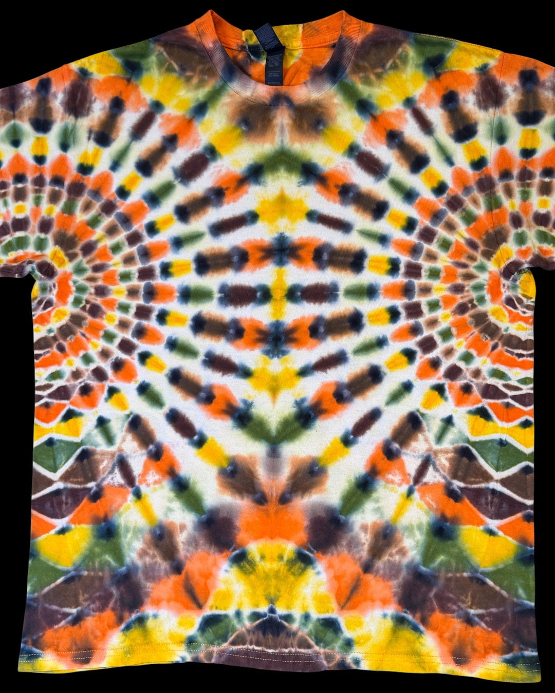 L - a very brady mirrored mandala tee