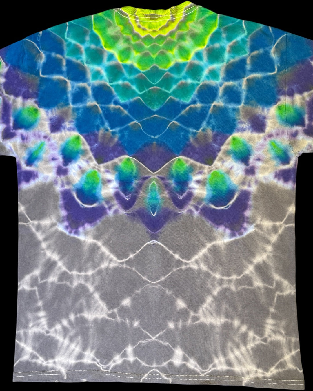 L - ‘be the mandala’ tee