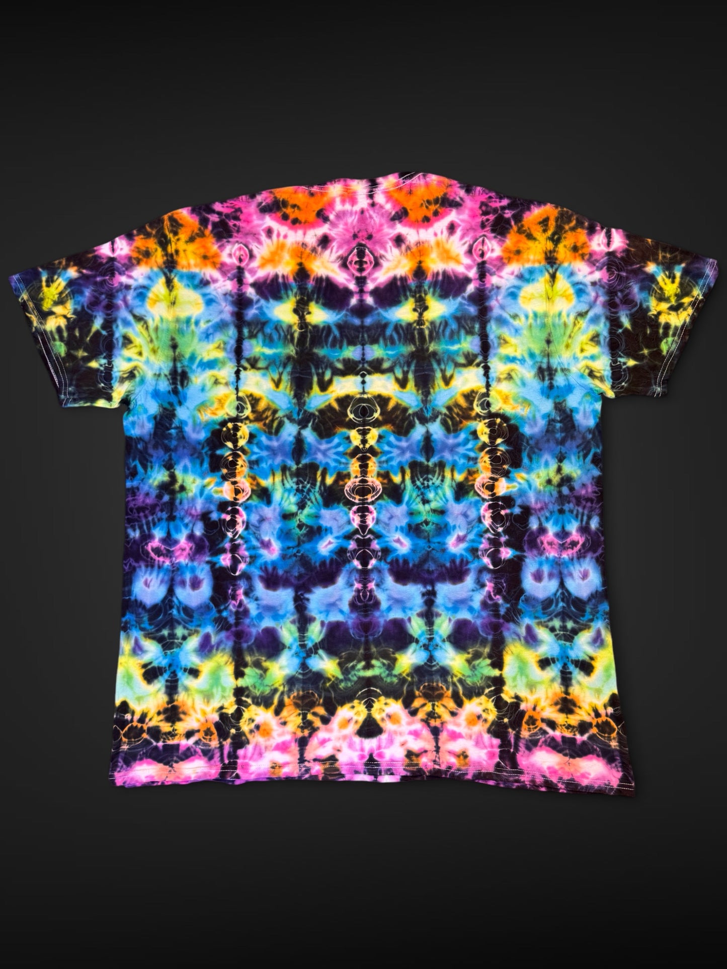 XXL - rainbow kenney style variation tee