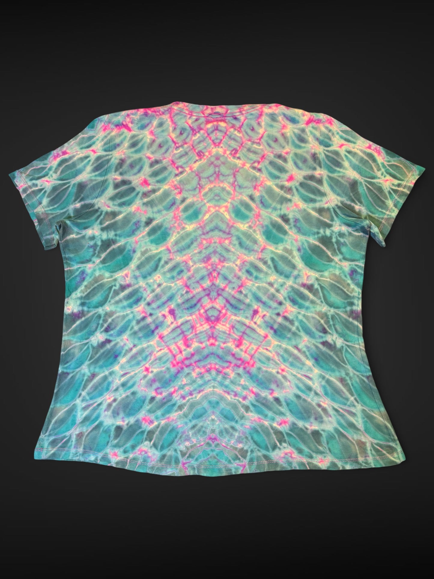 XL - ladies’ fit pink reverse dyed cosmic variation vee