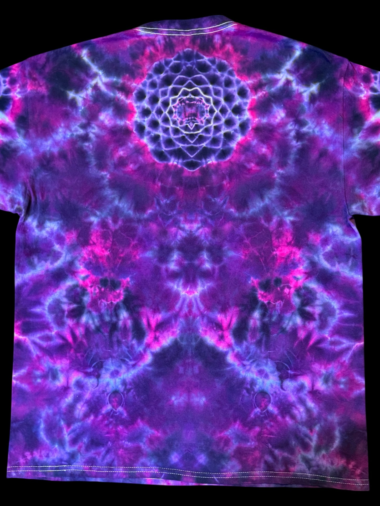 L - mandalalala cosmic trip combo tee