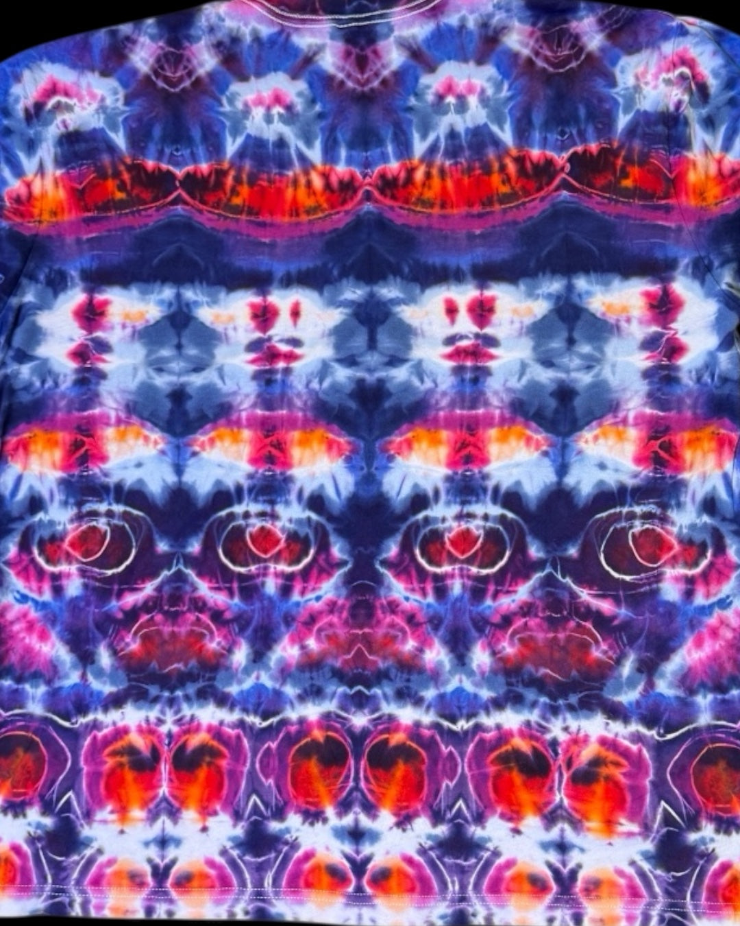 XL - lots of dala long sleeve tee