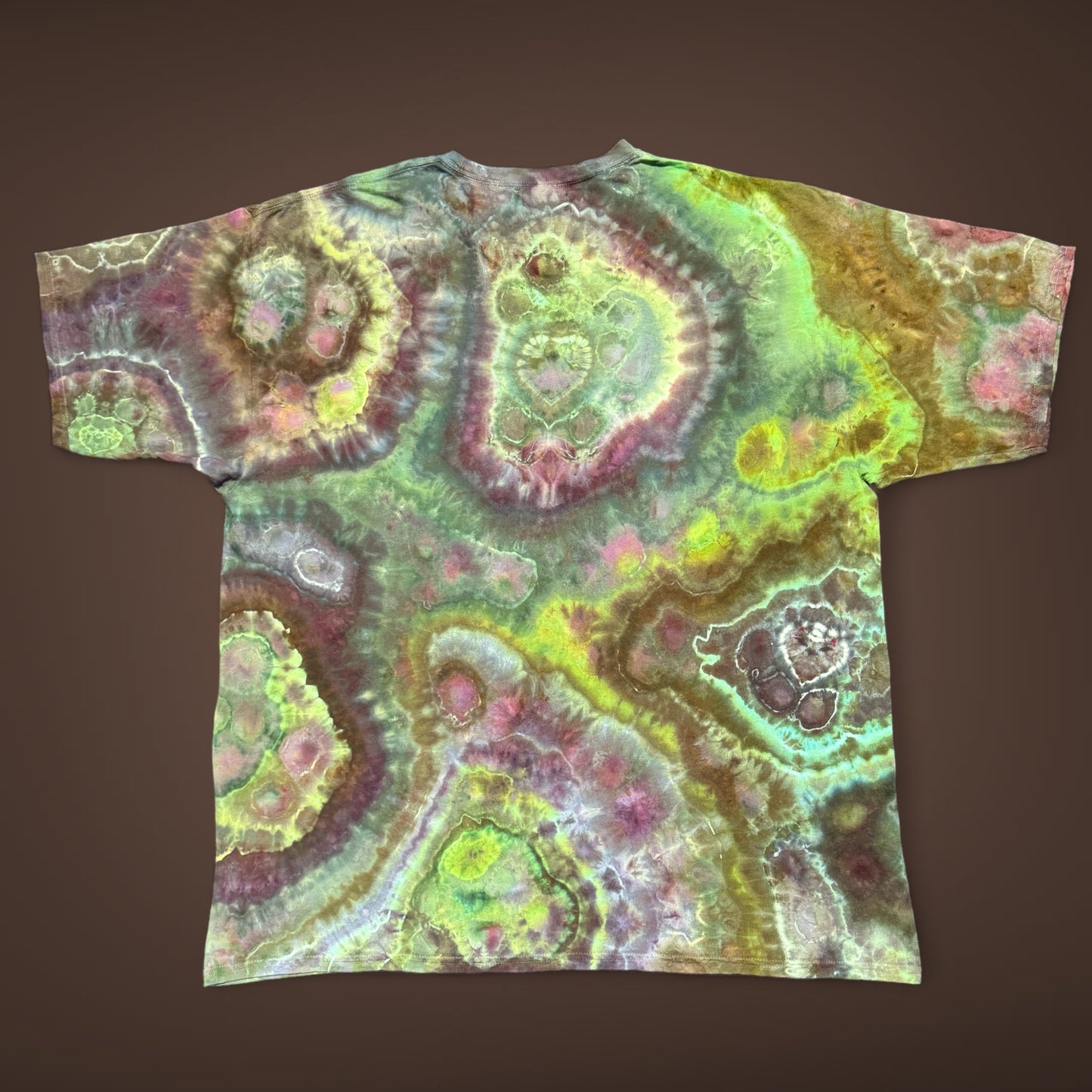 XXXL - green ice dyed geode tee