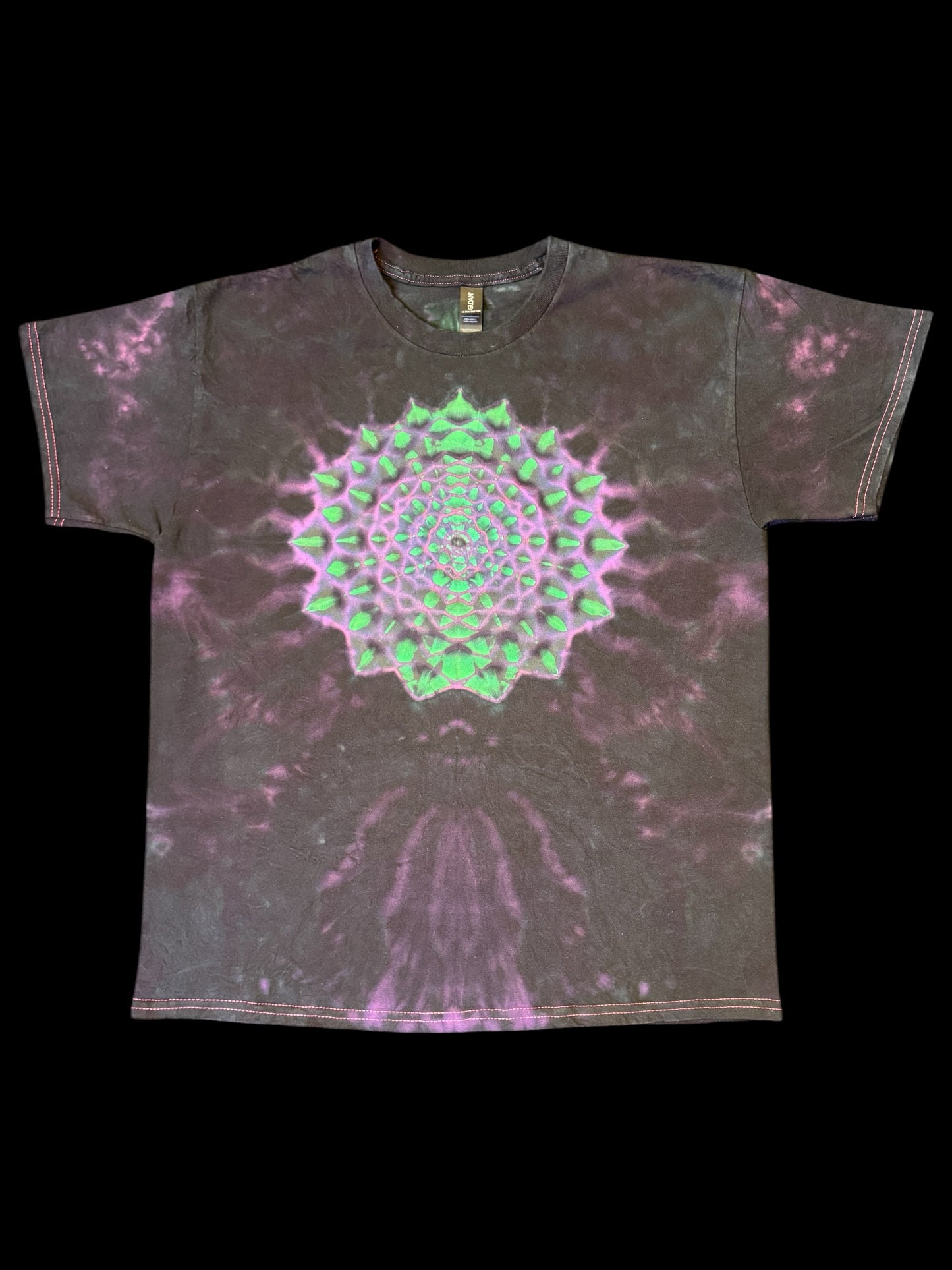 L - pink reversed mandala cosmic star combo tee