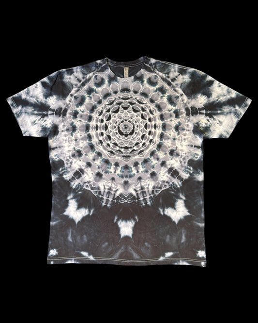 XXL - monochromatic mandalalala tee