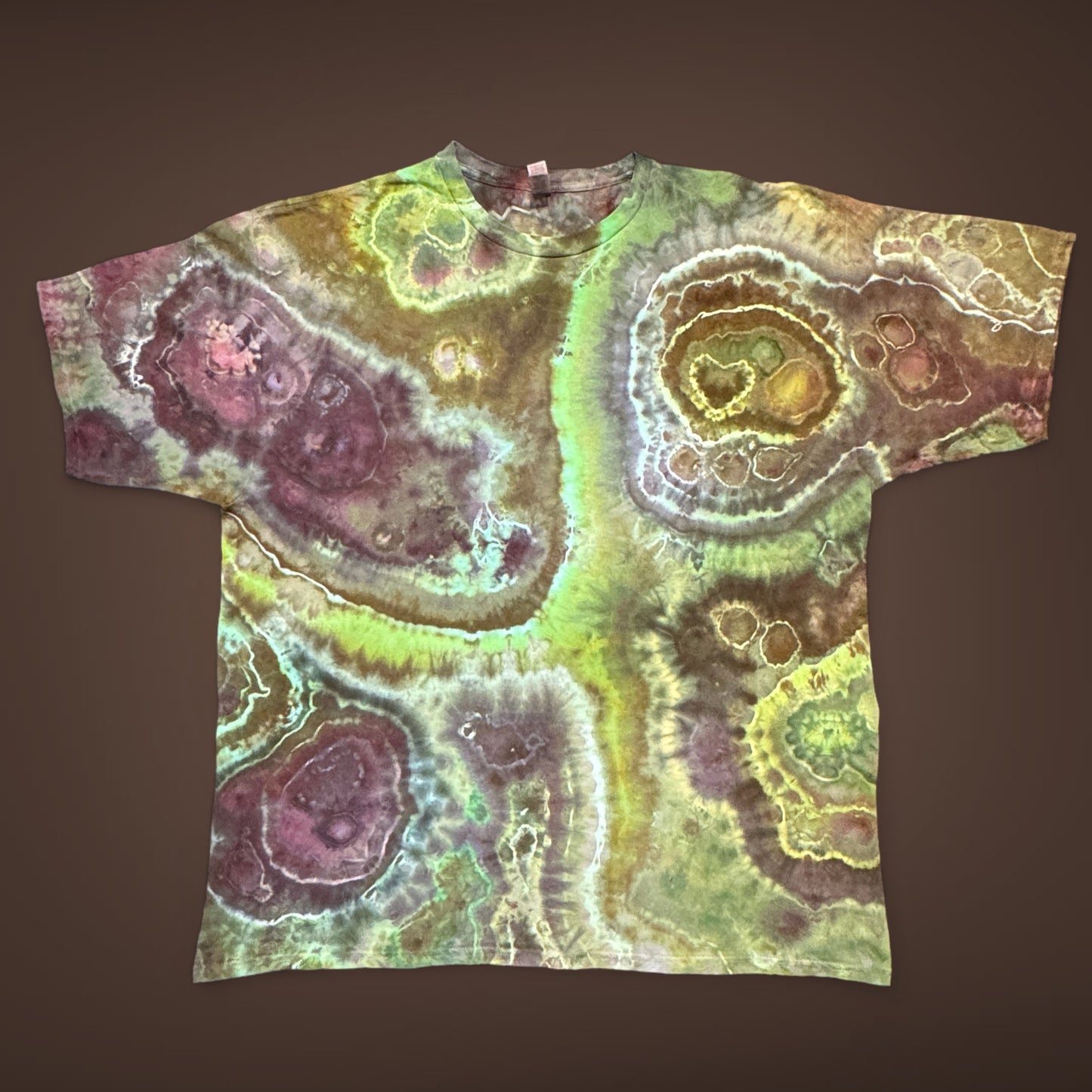 XXXL - green ice dyed geode tee