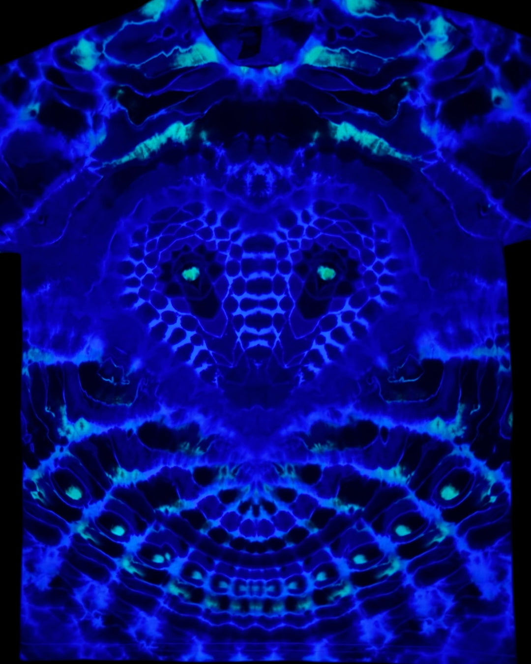 L - heartdala cosmic roll ovaldala combo tee