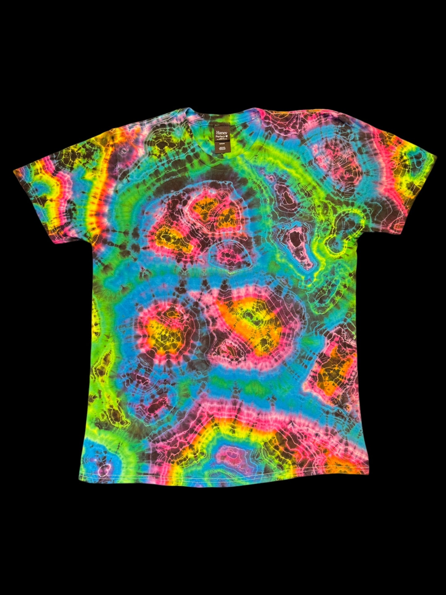 M - rainbow geode tee