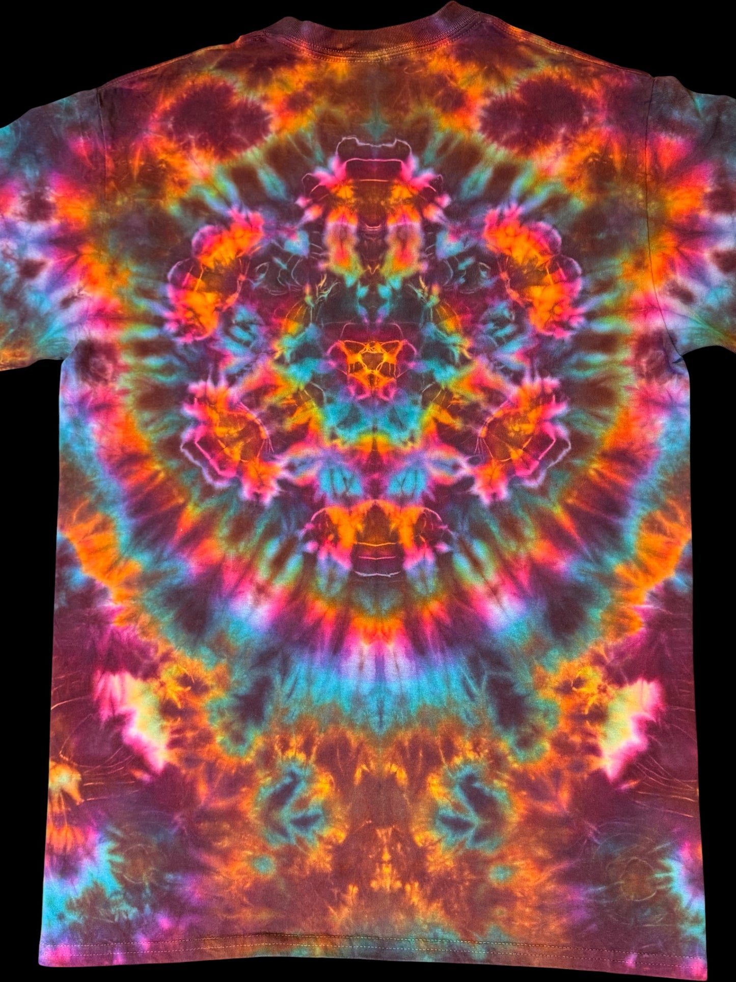 M - bordeaux overdyed raimbow shapeshifter mandala tee