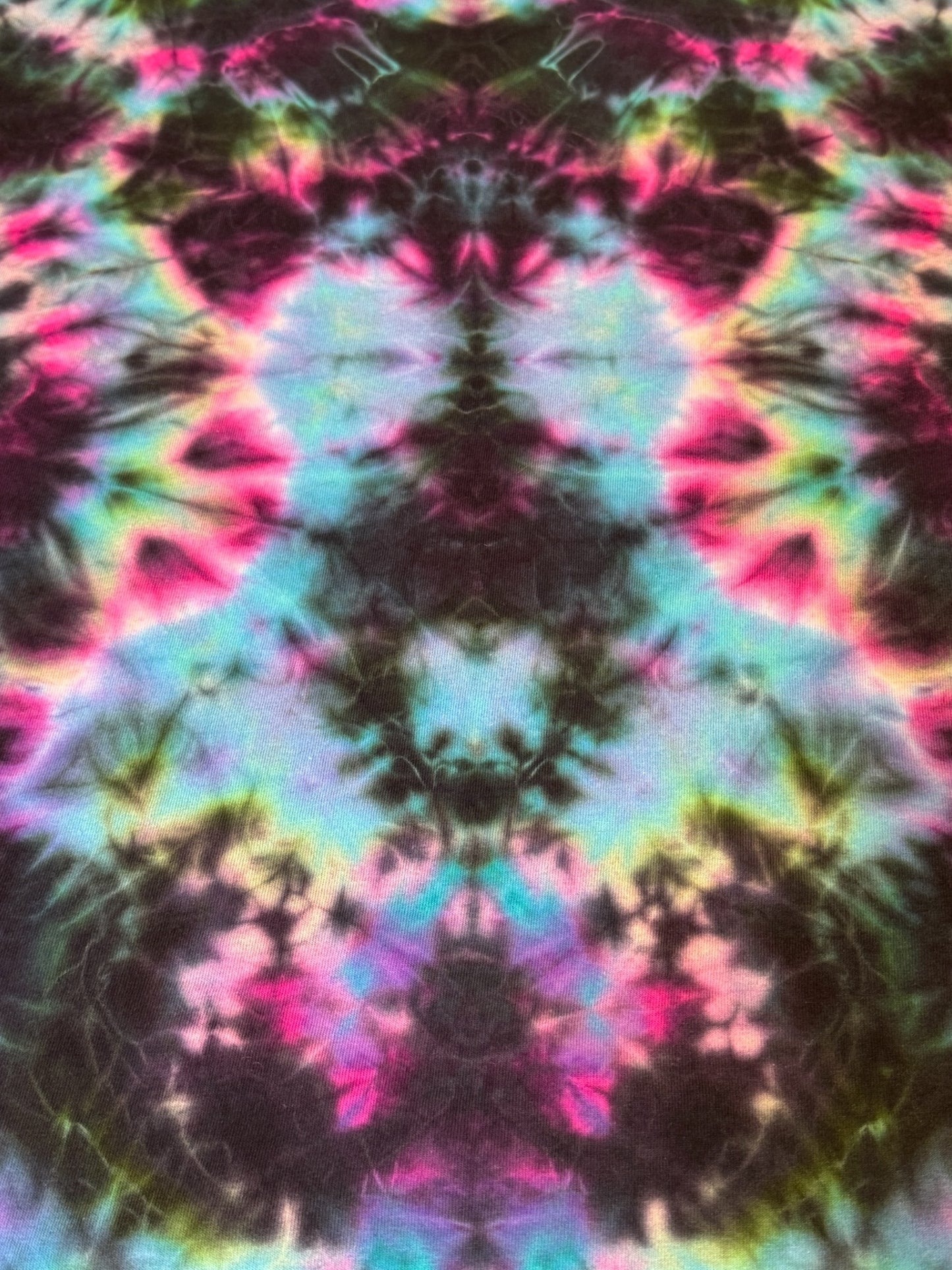 L - five pointer mandala trip combo tee