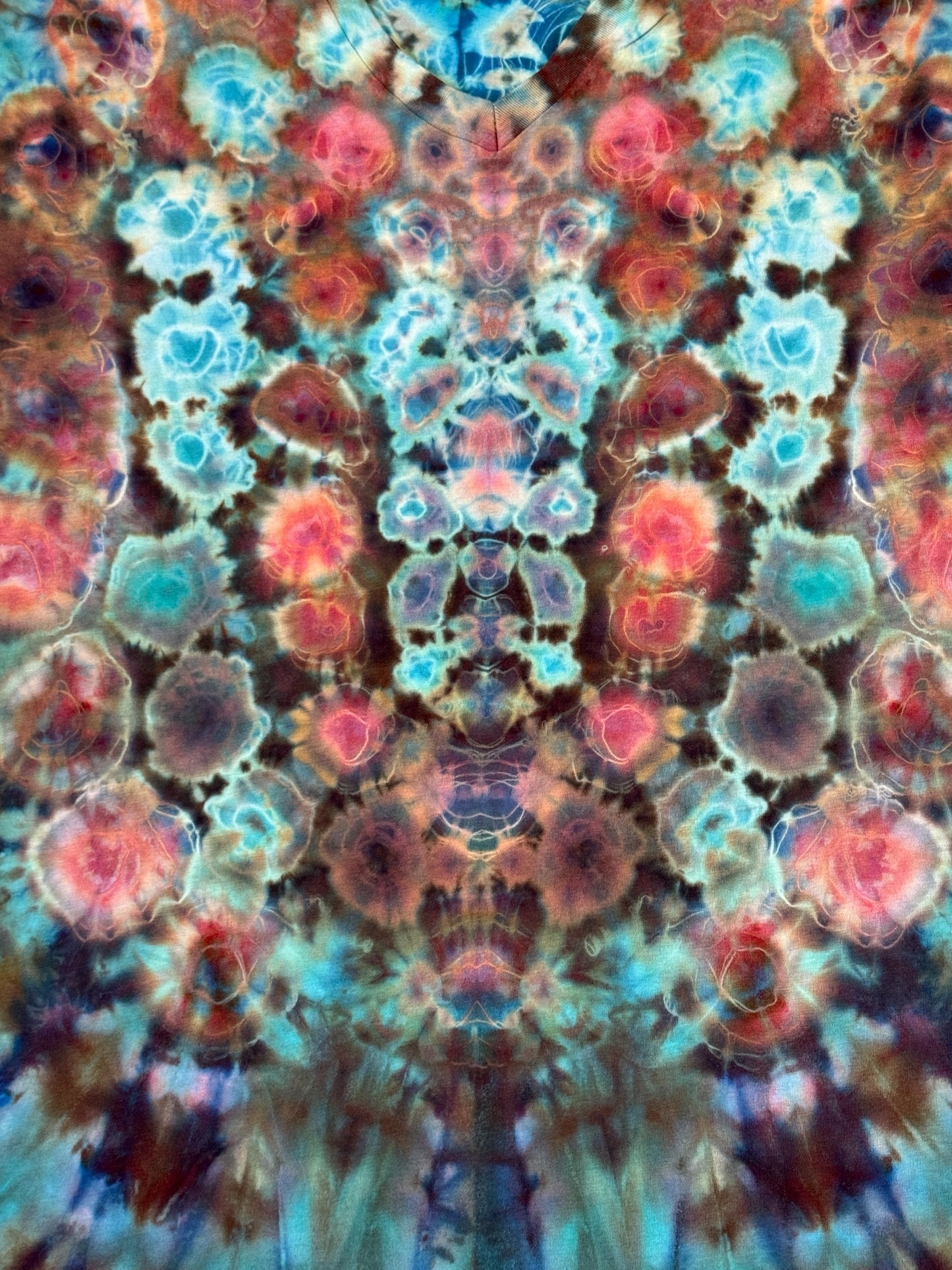 L - ice dyed black opal jade kenney style vee tee