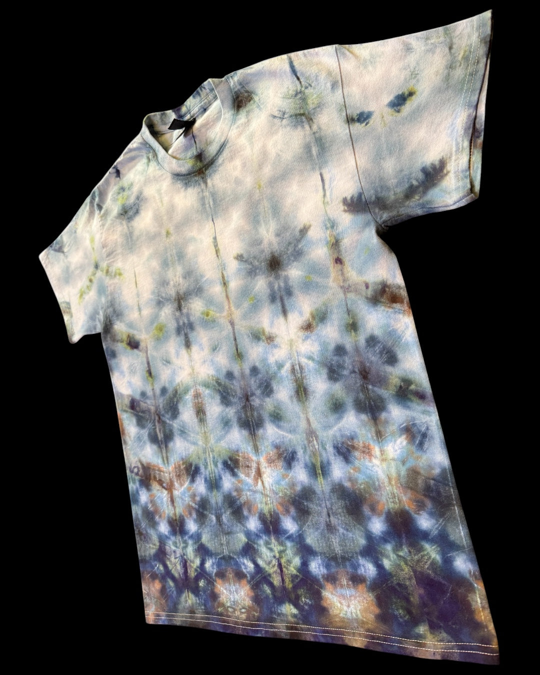 M - ice dyed blue gray avalon sekka shibori tee