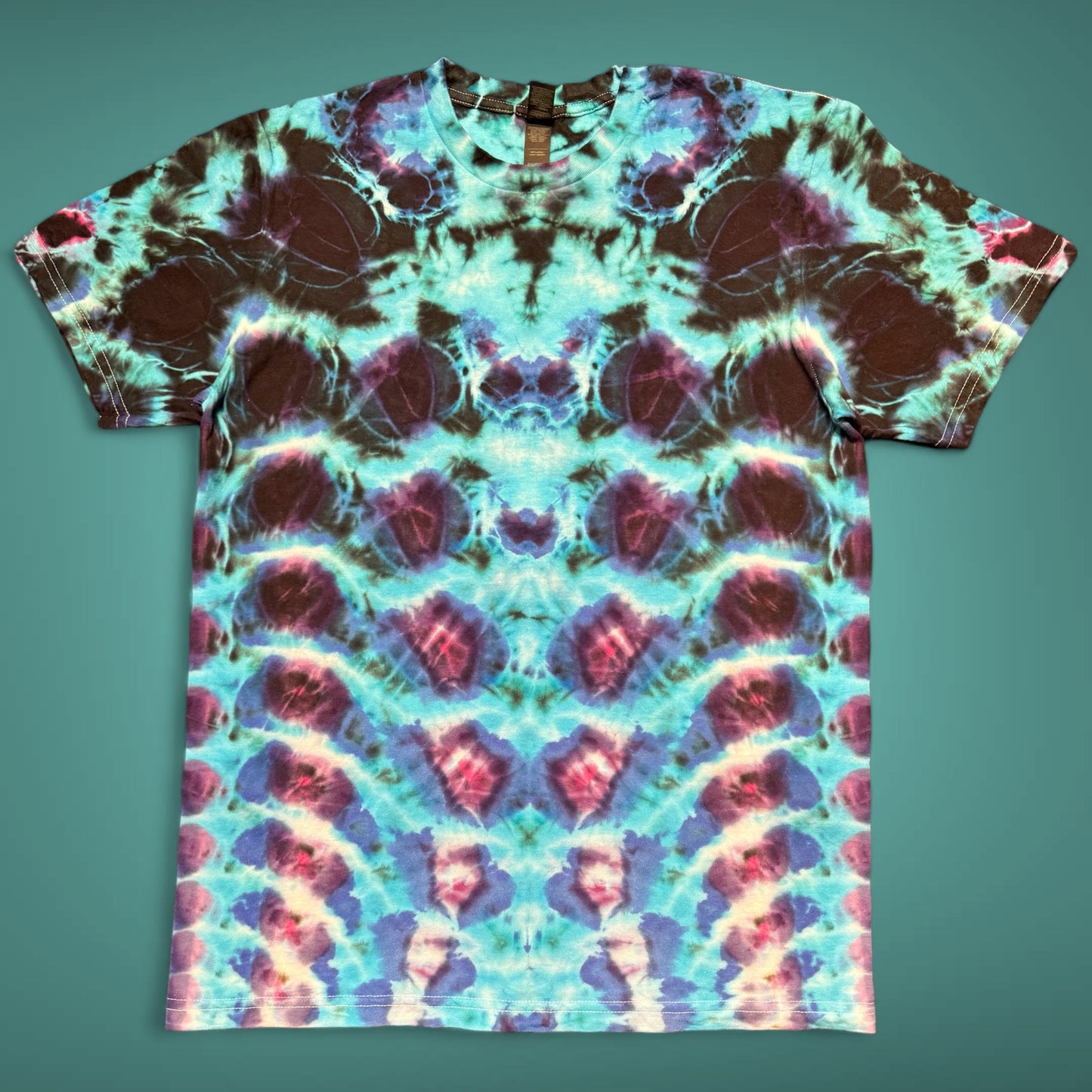 M - cosmic watcher tee