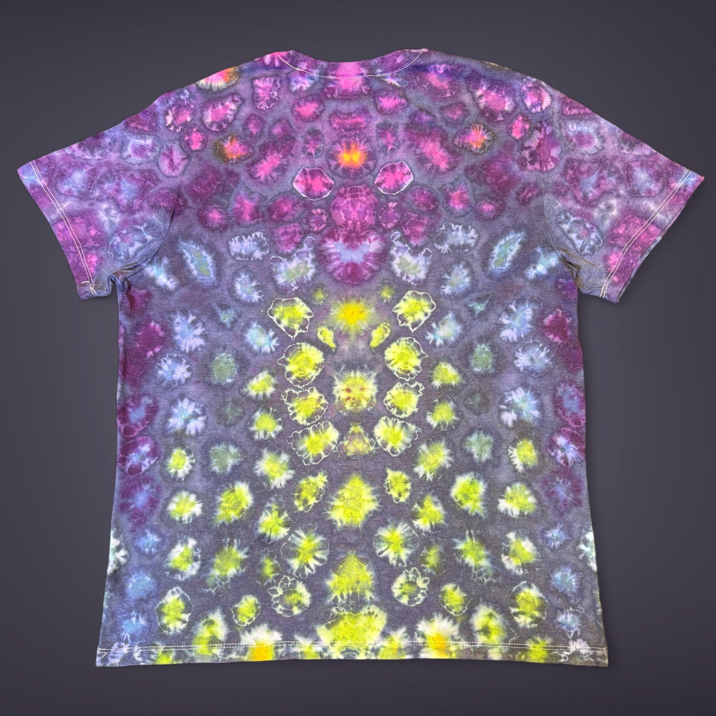 L - kenney style geode tee