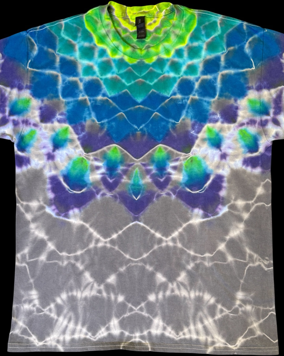 L - ‘be the mandala’ tee