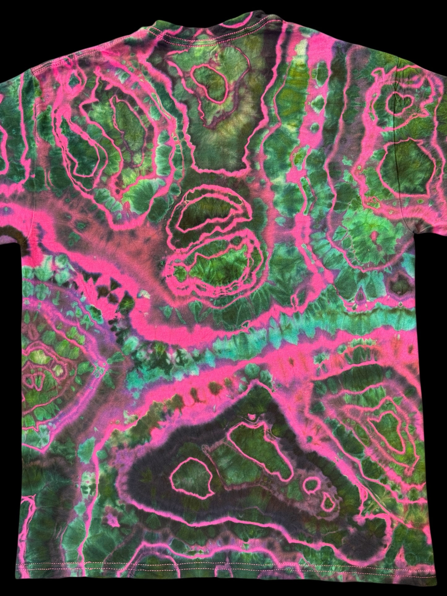 M - pink reverse dyed green geode tee