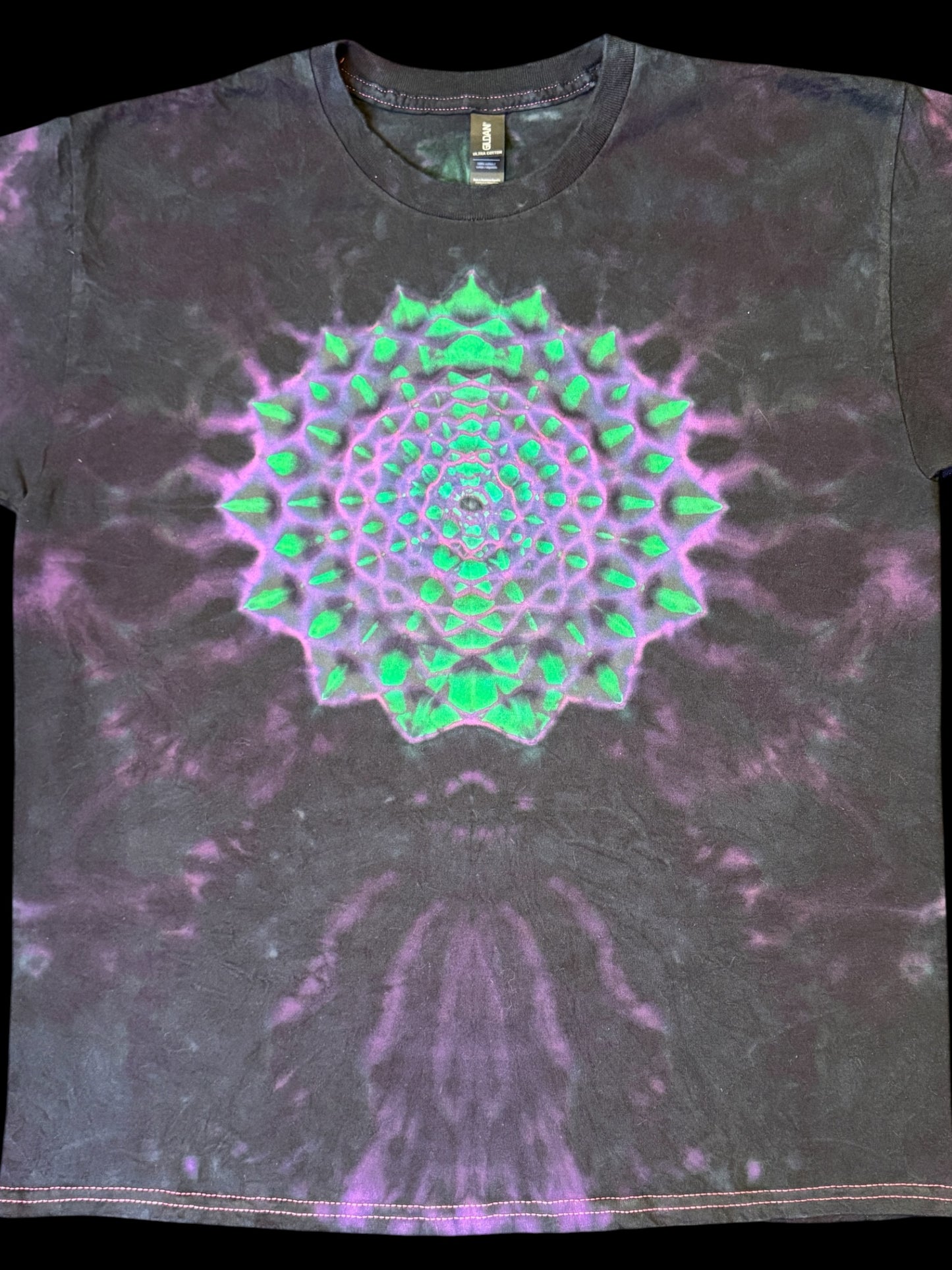L - pink reversed mandala cosmic star combo tee