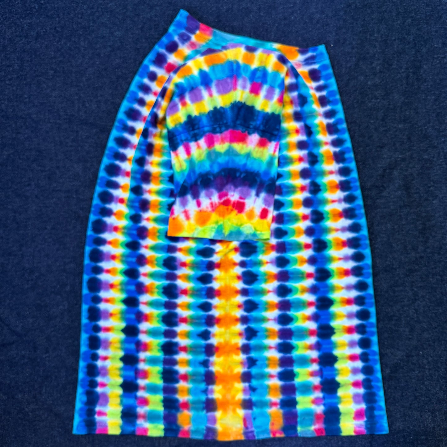 M - rainbow wigwag tee