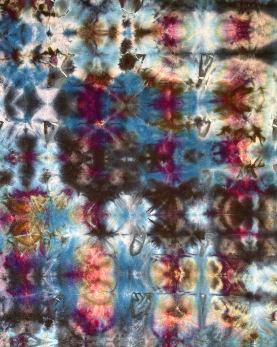 XL - ice dyed mindbender glitch tee