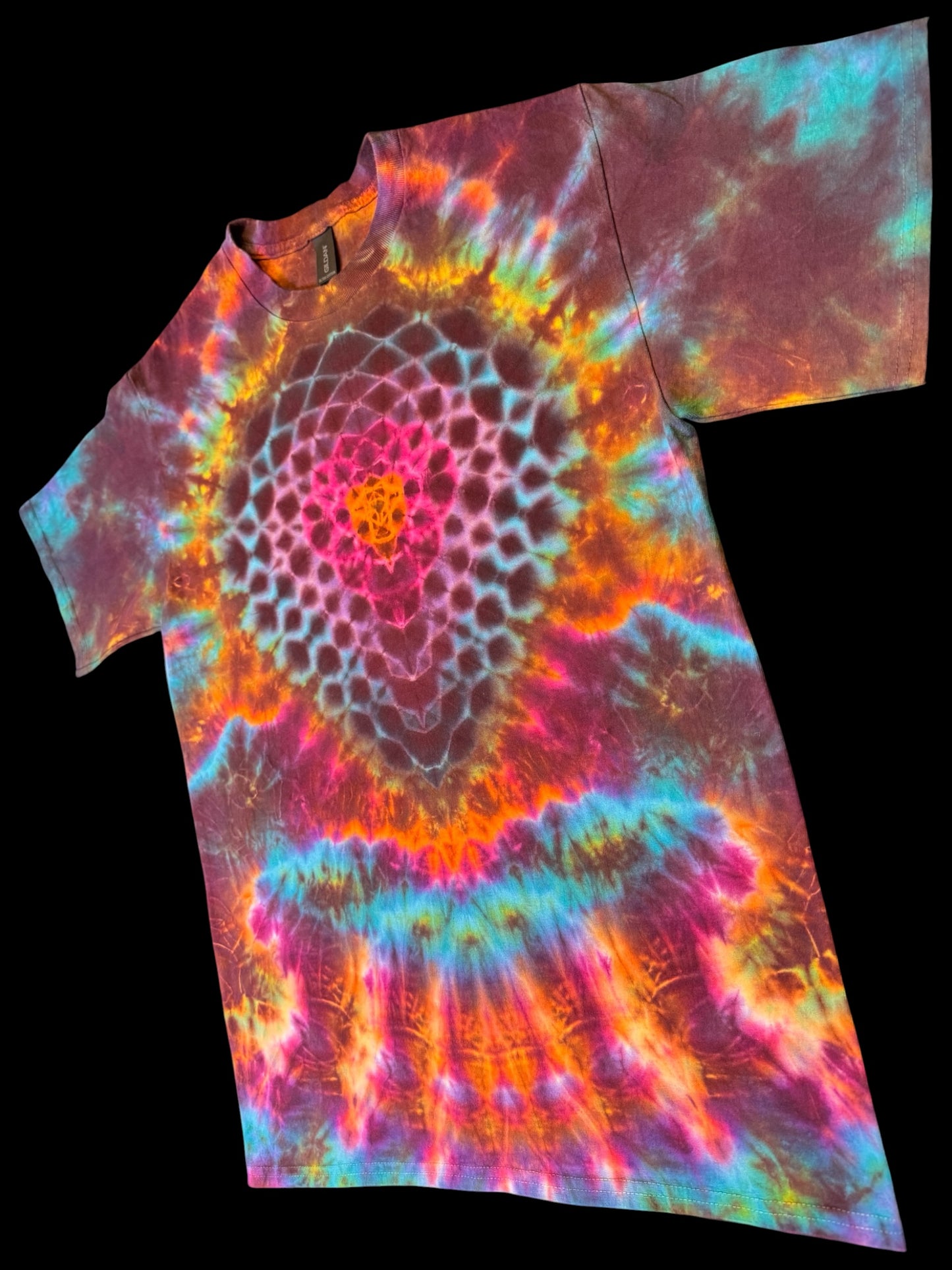 M - bordeaux overdyed raimbow shapeshifter mandala tee