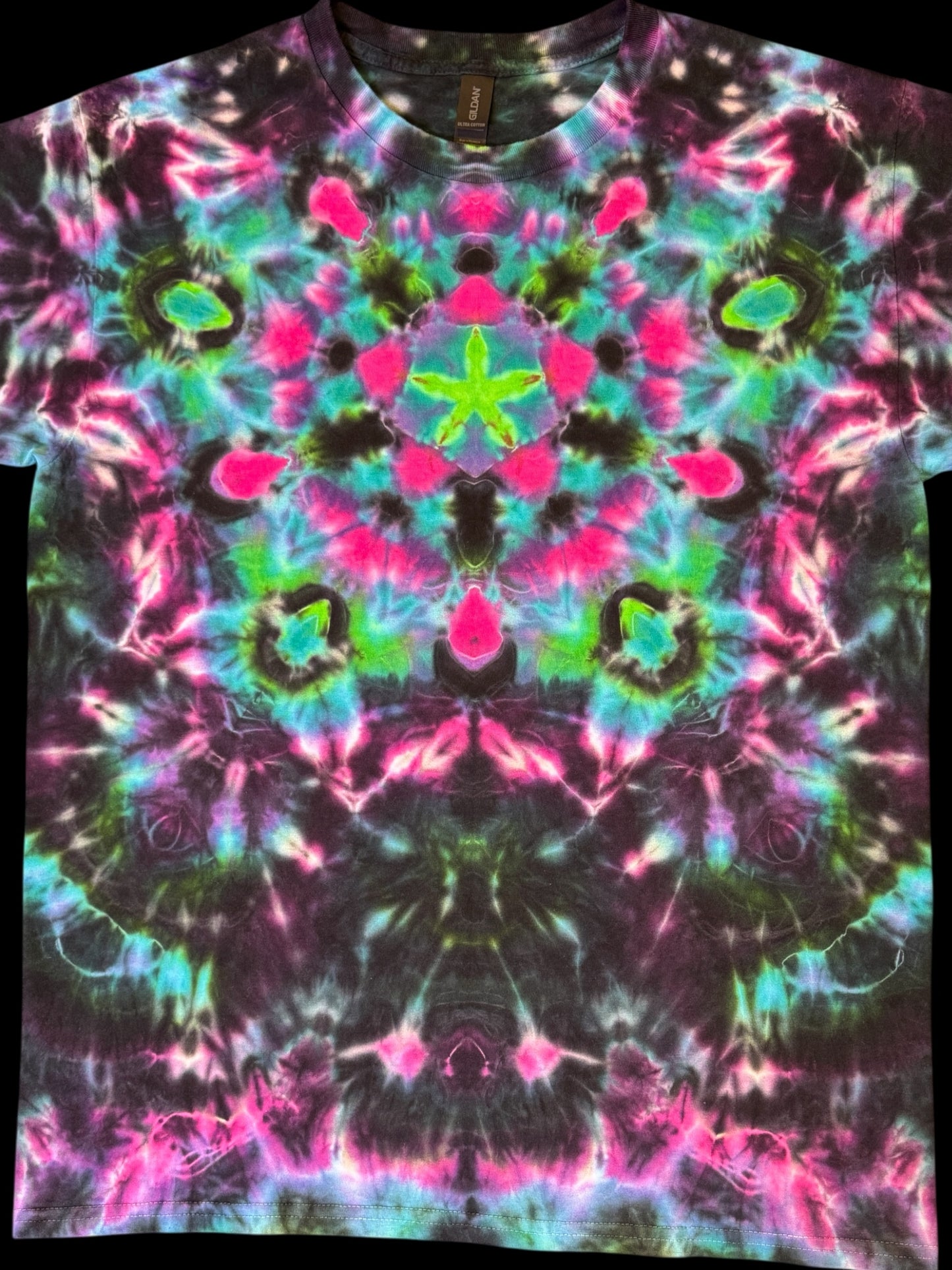 L - five pointer mandala trip combo tee