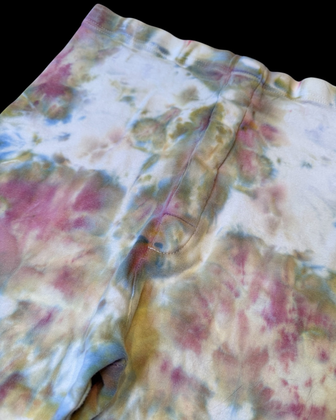 XL - ice dyed scrunched leggings