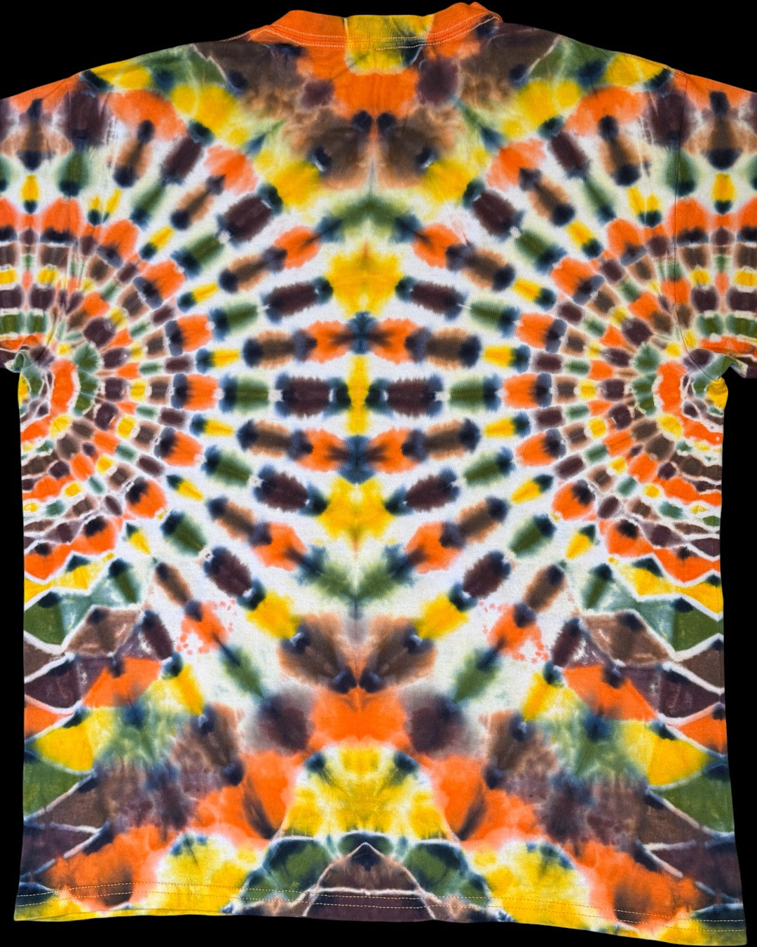 L - a very brady mirrored mandala tee