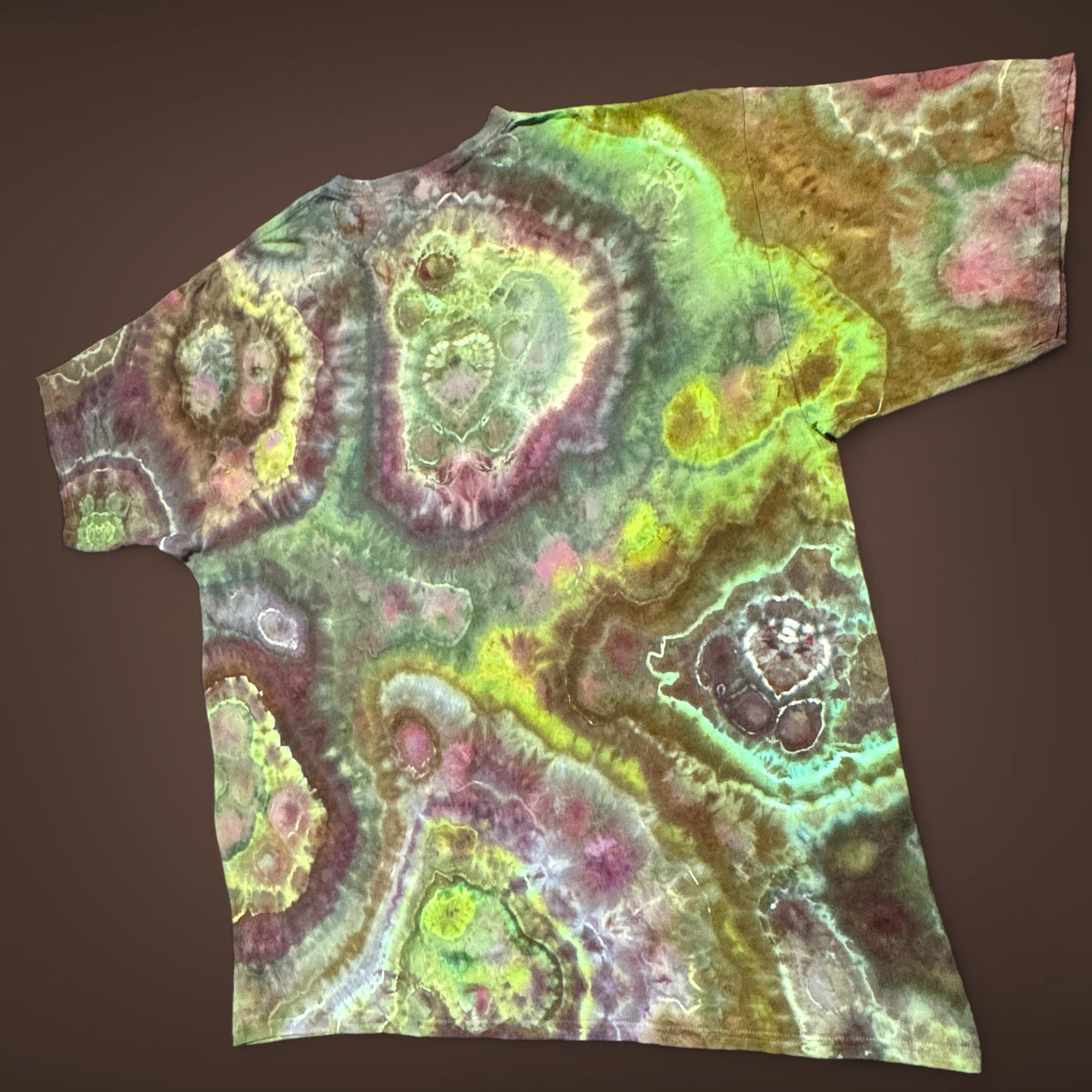 XXXL - green ice dyed geode tee