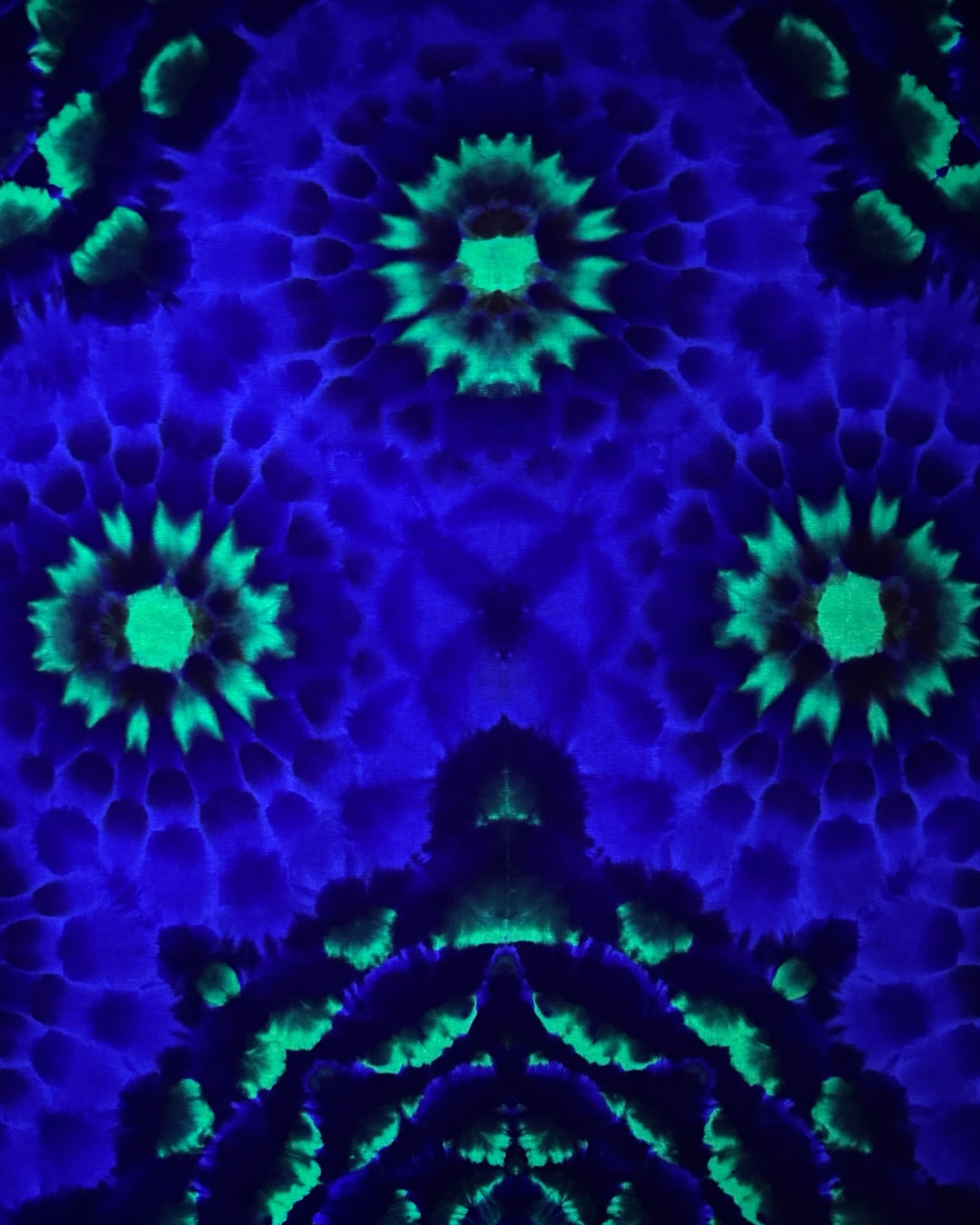 ice dyed UV reactive funky style mandala