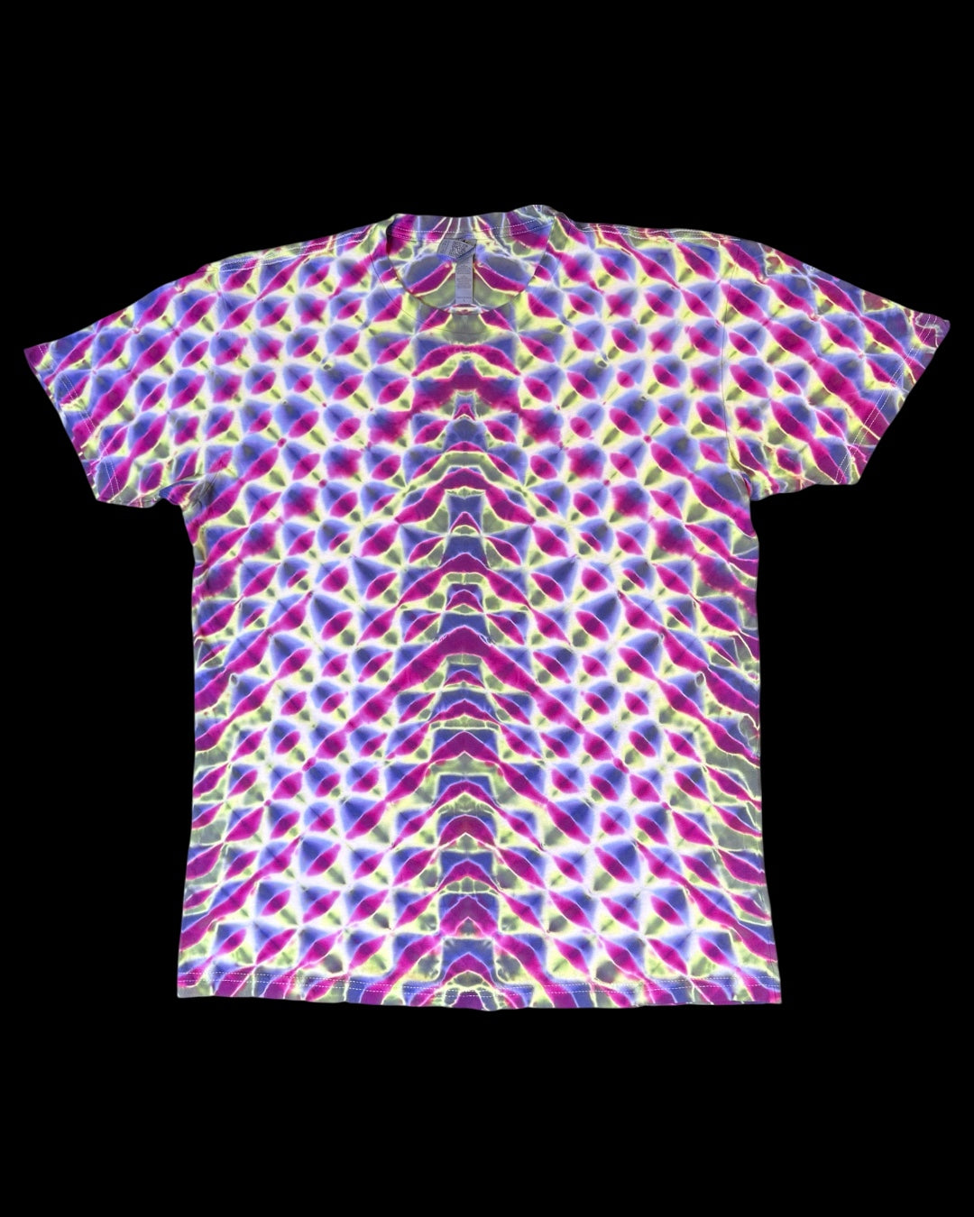 L - UV reactive chevron logo tee