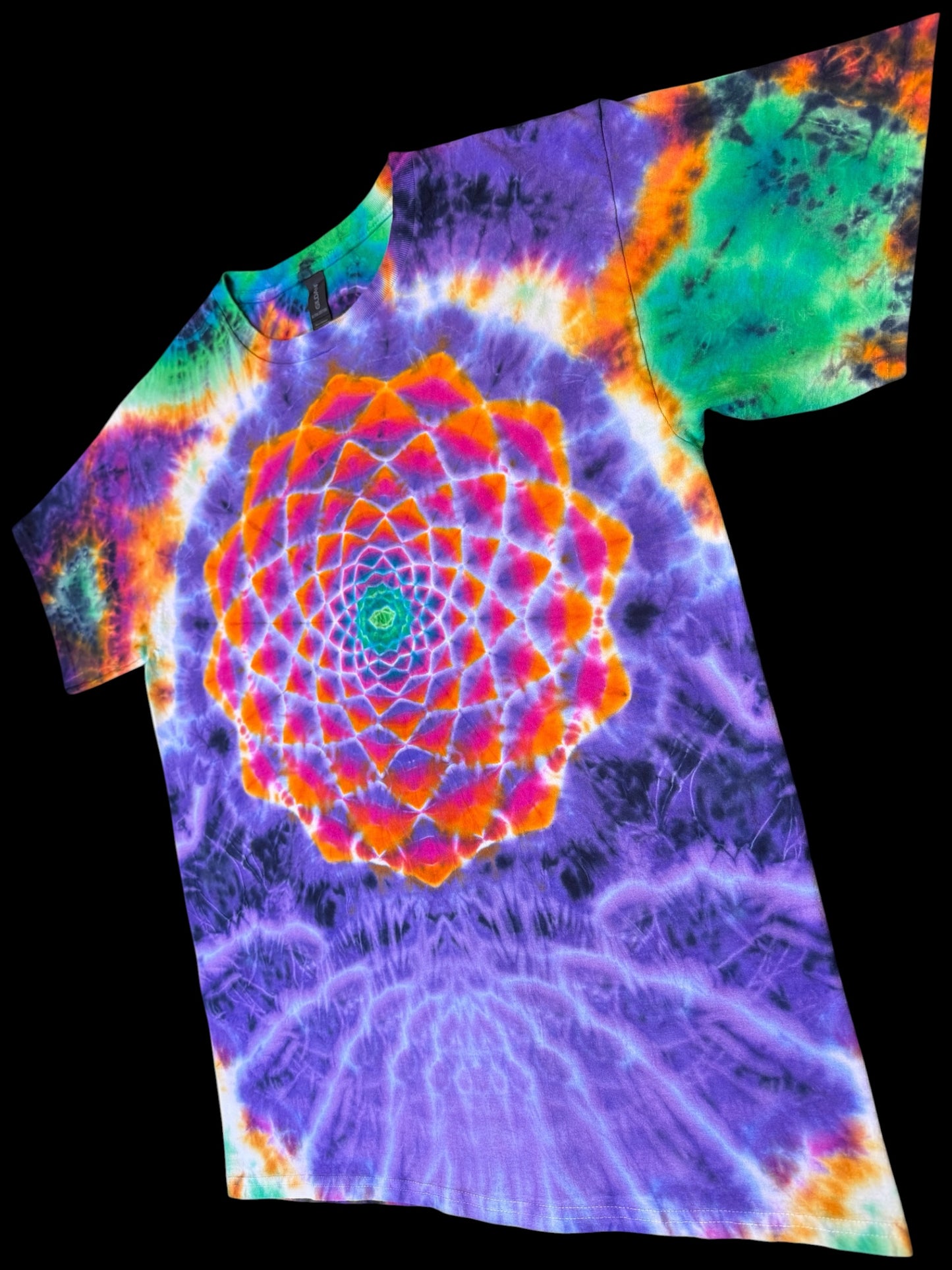 L - mandala cosmic roll geode combo tee