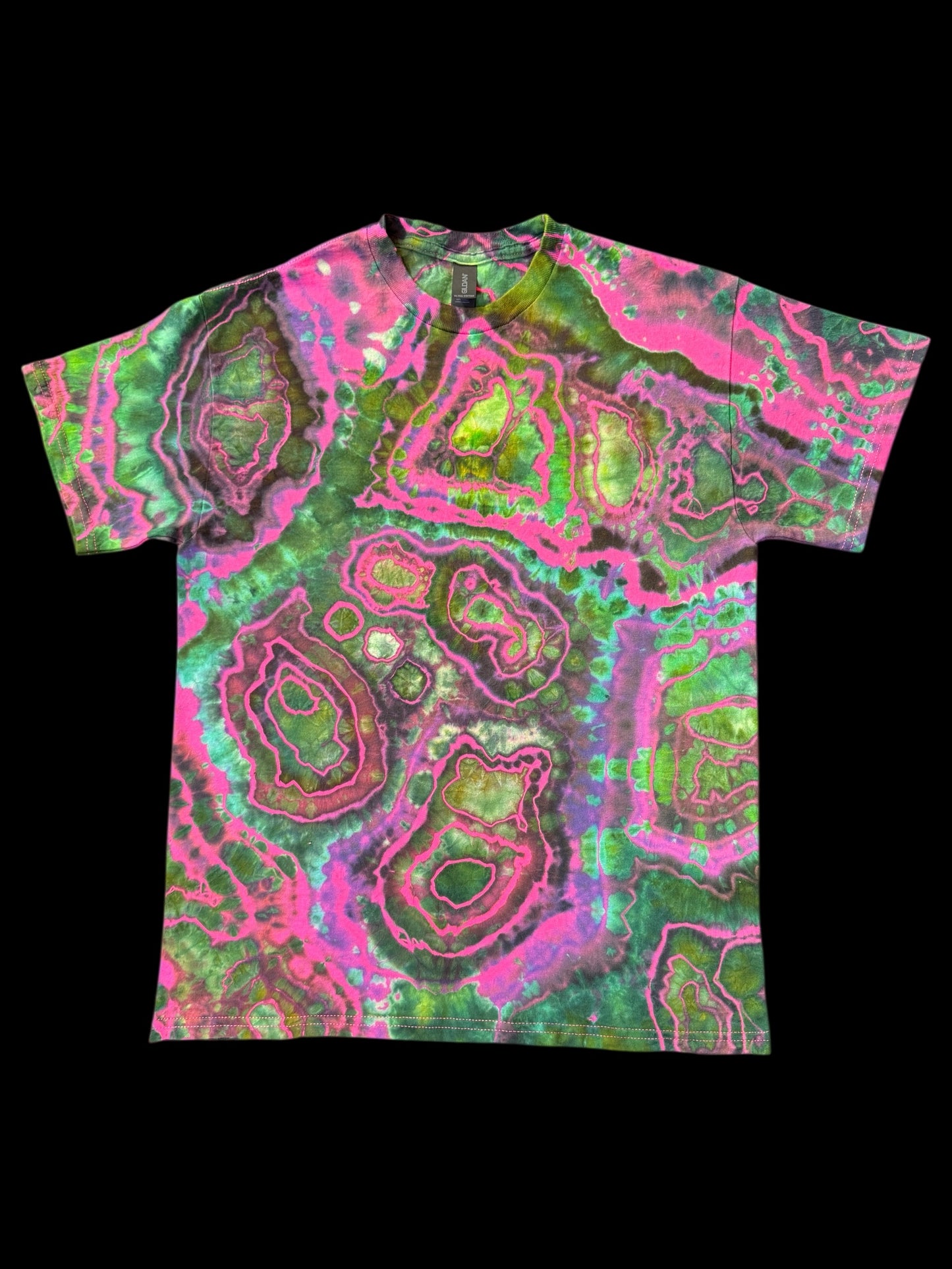 M - pink reverse dyed green geode tee