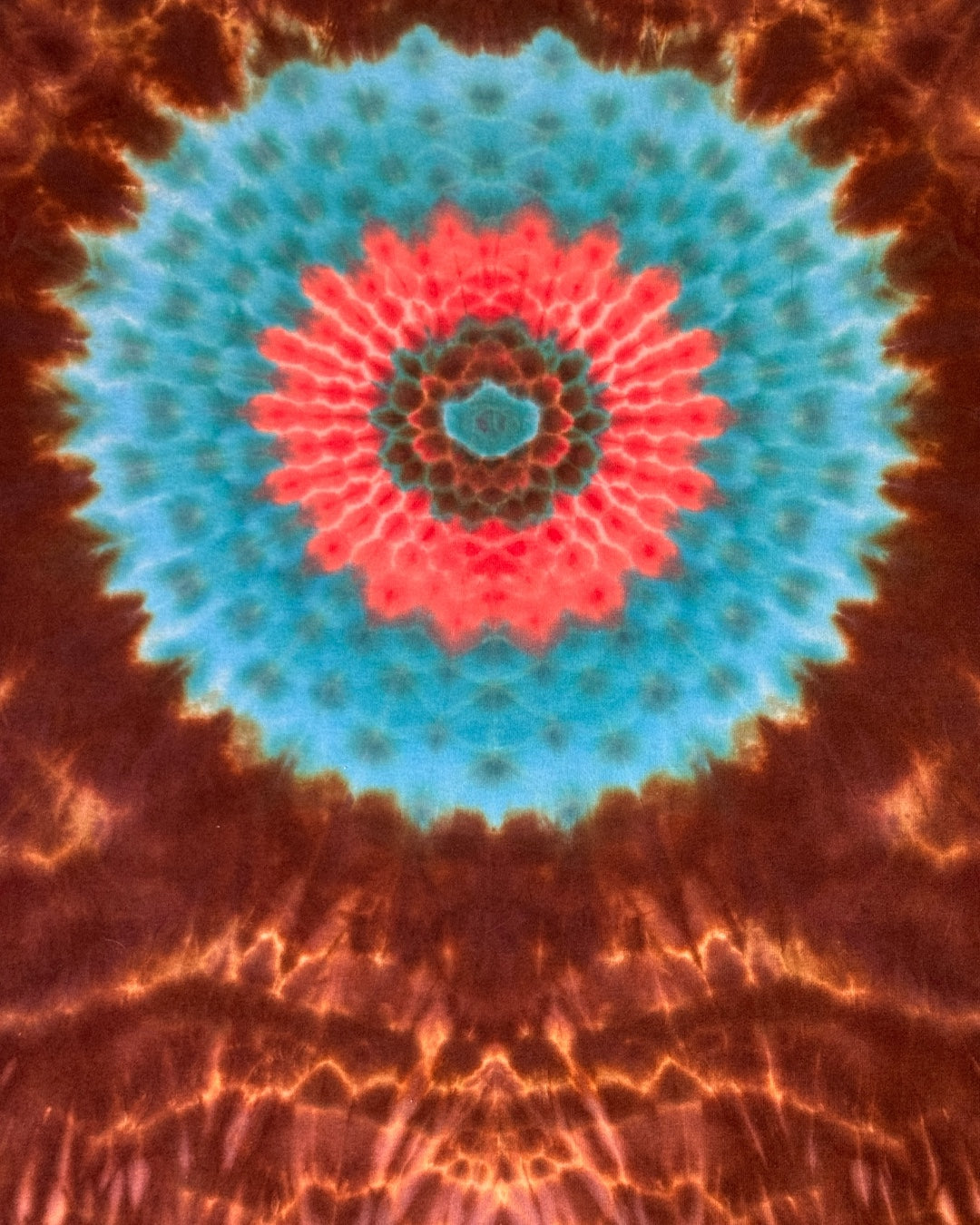 XXL - chocolate super mandala with kenney style pleated spine tee