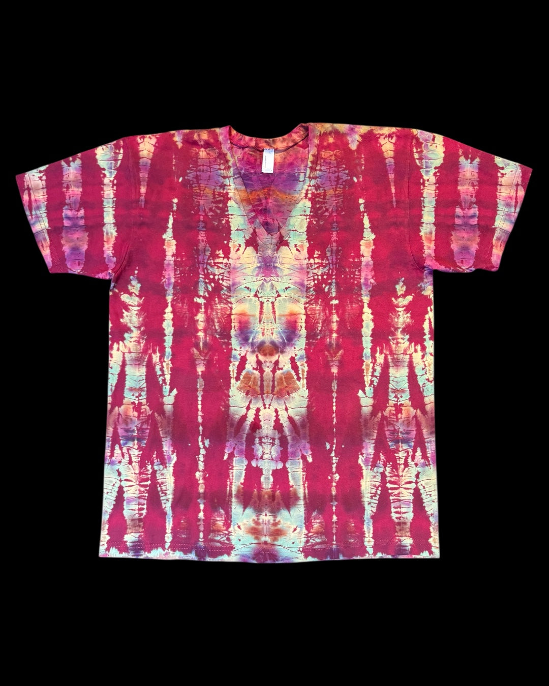 L - ladies’ fit red reversed ice dyed pleated shibori vee